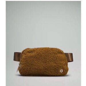 Lululemon Everywhere Belt Bag Teddy Fleece Burnt Brown